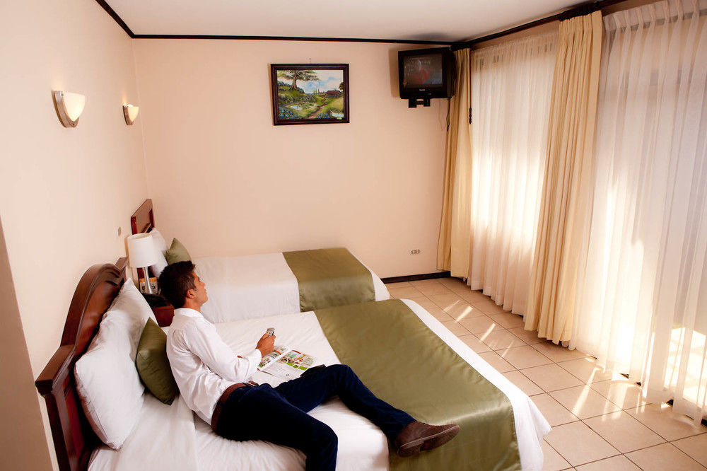 Hotel Y Restaurante El Guarco Cartago Esterno foto