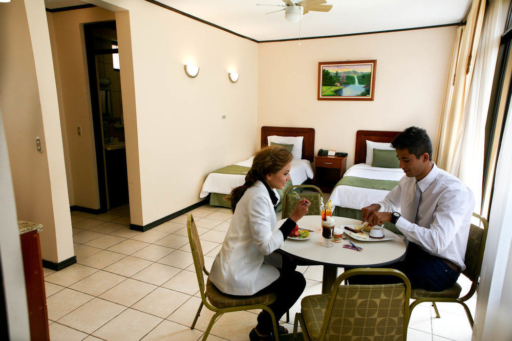 Hotel Y Restaurante El Guarco Cartago Esterno foto