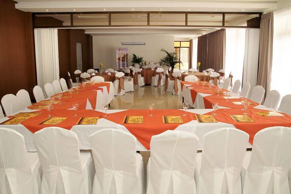 Hotel Y Restaurante El Guarco Cartago Esterno foto