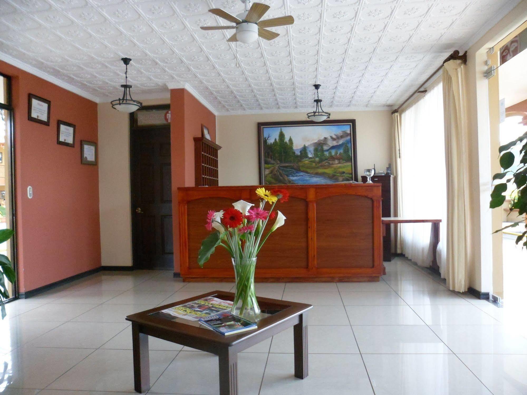 Hotel Y Restaurante El Guarco Cartago Esterno foto
