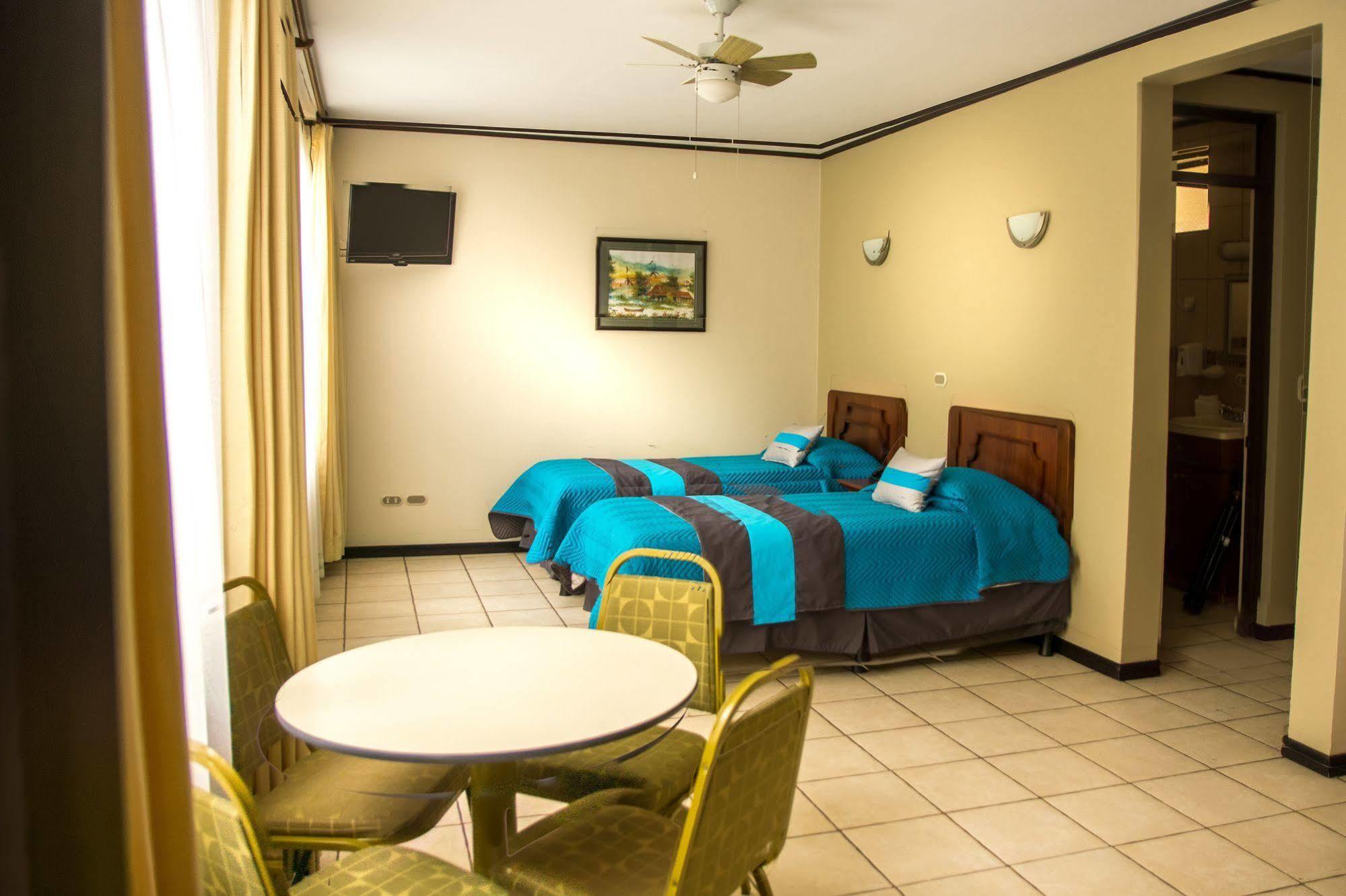 Hotel Y Restaurante El Guarco Cartago Esterno foto